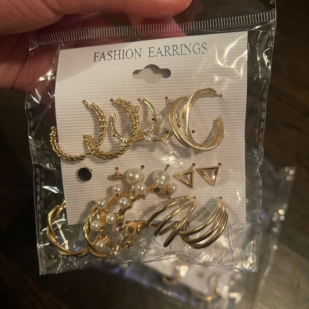 GOLD EARRING PACKS - Picture 2 of 3